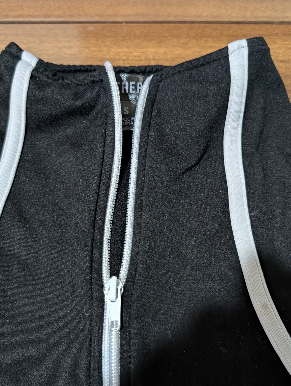 Feathers Black Cropped Zip-Up Jacket with Contrast Trim Size S - Picture 4 of 8